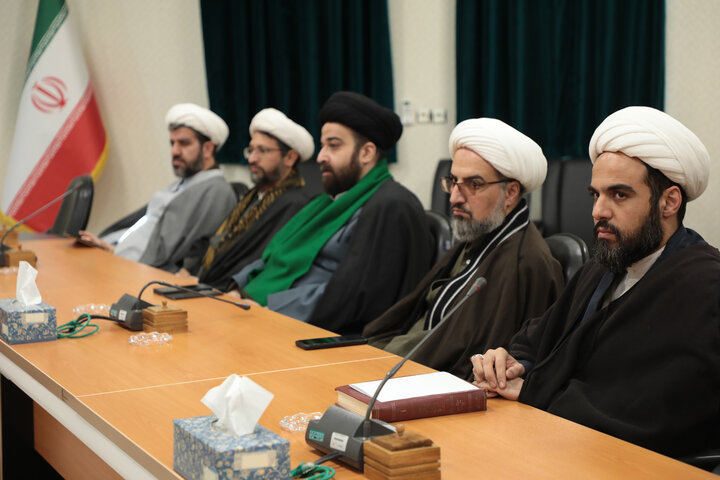 تصاویر/ جلسه توجیهی مدیران امامزادگان قم به مناسبت دهه فجر، نیمه شعبان و ماه رمضان