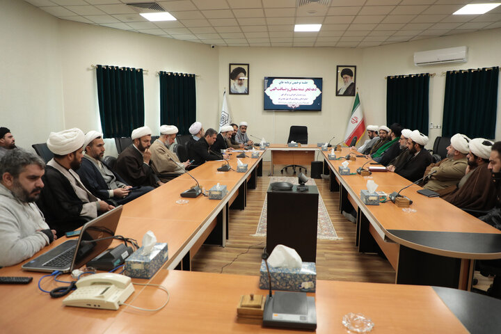 تصاویر/ جلسه توجیهی مدیران امامزادگان قم به مناسبت دهه فجر، نیمه شعبان و ماه رمضان