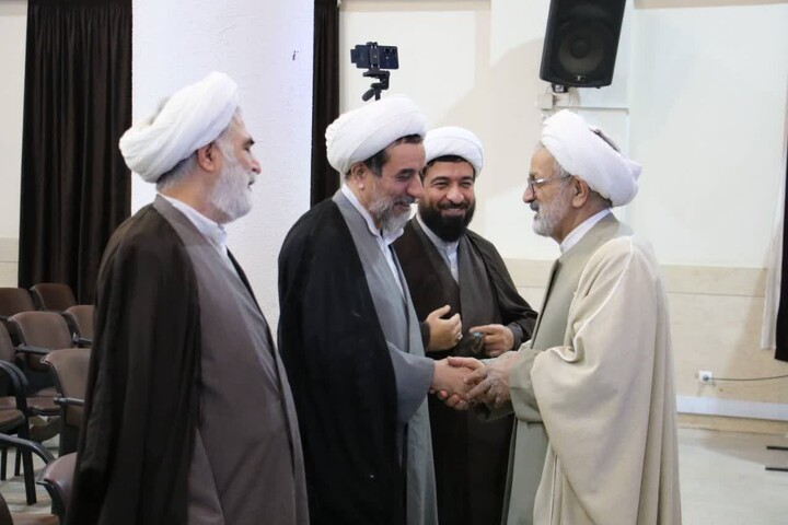 تصاویر|تصاویر همایش طلاب شاهد و ایثارگر حوزه علمیه اصفهان