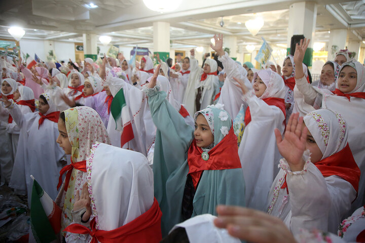 برپایی جشن تکلیف ۲ هزار دختر ۹ ساله در حرم کریمه اهل بیت(س)