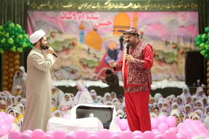 برپایی جشن تکلیف ۲ هزار دختر ۹ ساله در حرم کریمه اهل بیت(س)