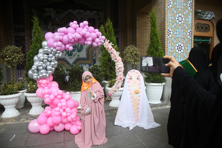 برپایی جشن تکلیف ۲ هزار دختر ۹ ساله در حرم کریمه اهل بیت(س)