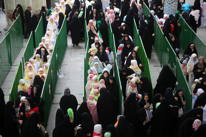 برپایی جشن تکلیف ۲ هزار دختر ۹ ساله در حرم کریمه اهل بیت(س)