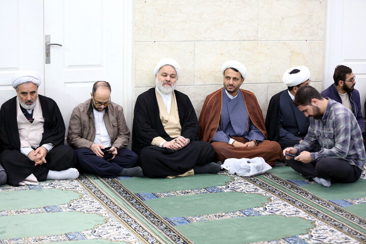 جلسه طلاب و فضلای استان کردستان در قم