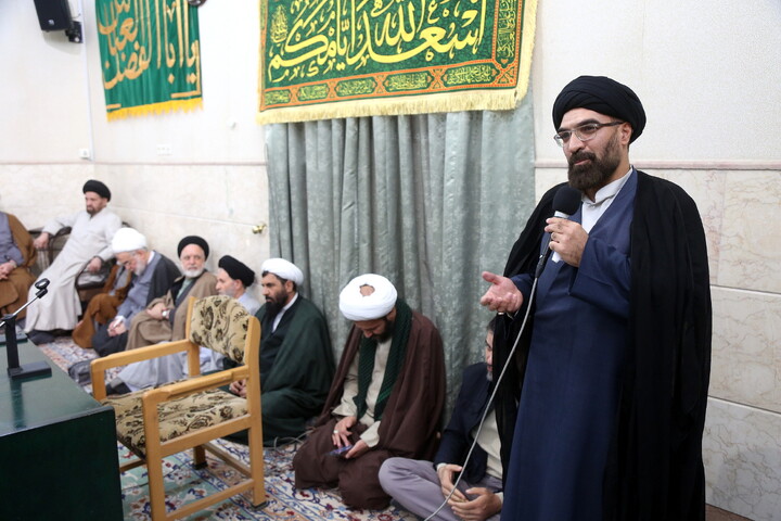 جلسه طلاب و فضلای استان کردستان در قم