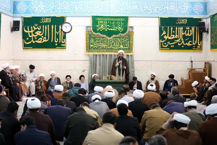 جلسه طلاب و فضلای استان کردستان در قم