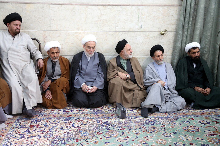 جلسه طلاب و فضلای استان کردستان در قم