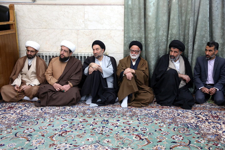 جلسه طلاب و فضلای استان کردستان در قم