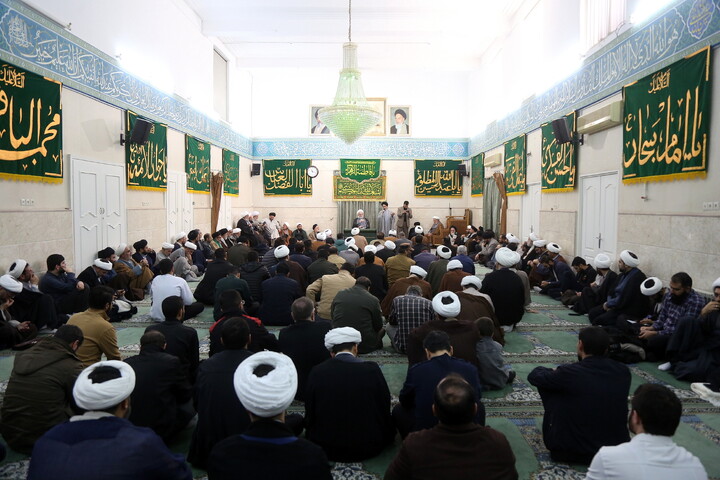 جلسه طلاب و فضلای استان کردستان در قم