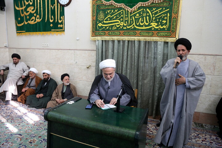 جلسه طلاب و فضلای استان کردستان در قم