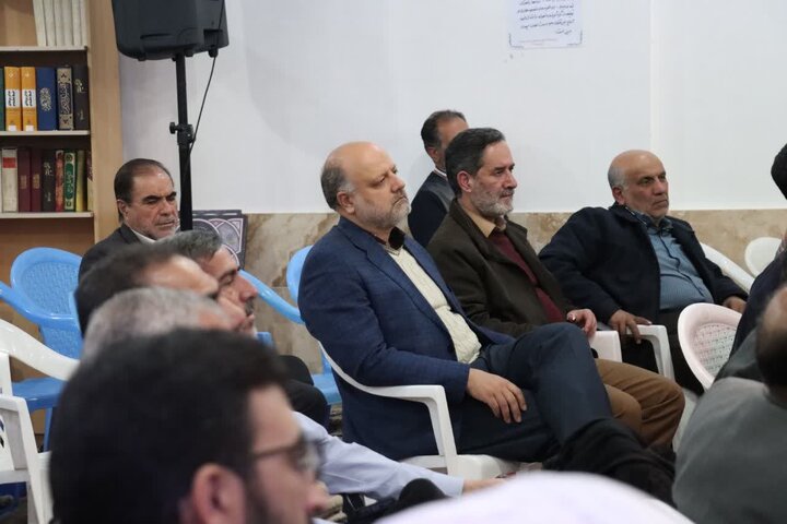 تصاویر/نشست فرمانده سپاه حضرت روح الله با فعالان فرهنگی شهر اراک