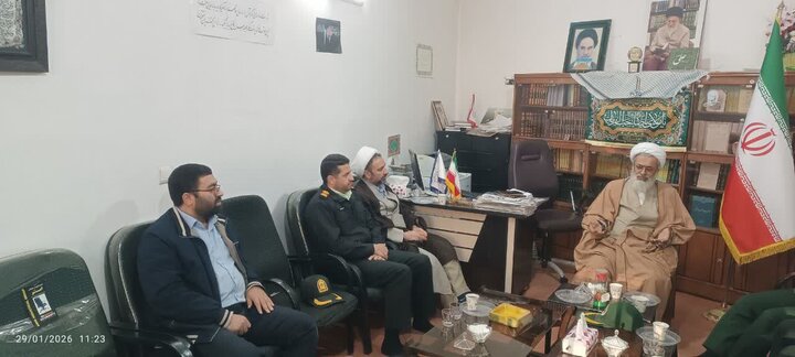 تصاویر/دیدار فرماندهان ناحیه مقاومت بسیج و انتظامی  تفرش با امام جمعه این شهرستان