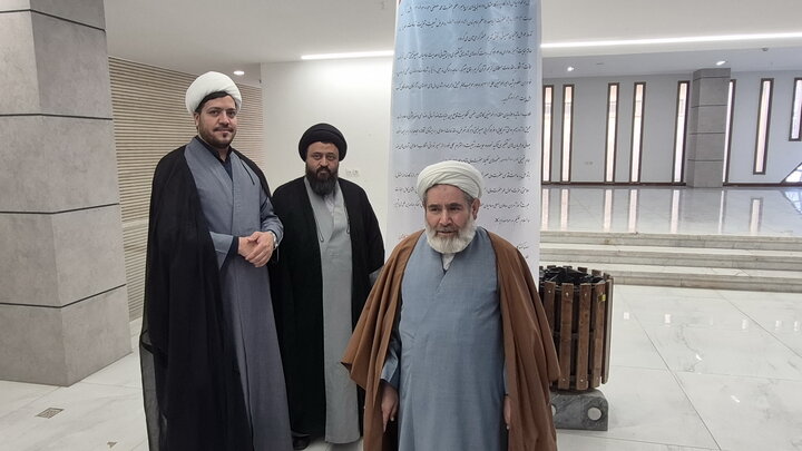 تصاویر/ امضای طومار طلاب و اساتید مدارس علمیه کاشان در محکومیت اغتشاشات اخیر