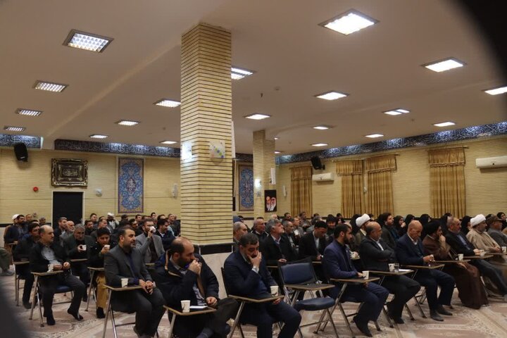 تصاویر/دیدار رئیس شورای سیاست‌گذاری ائمه جمعه کشور با فعالان جبهه انقلاب فرهنگی ایلام