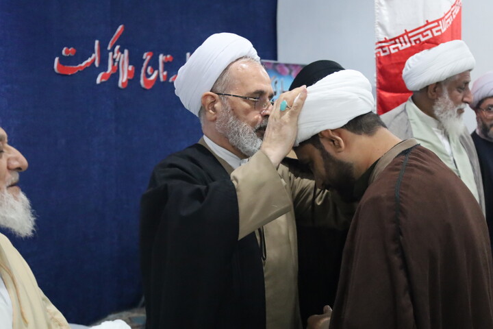 تصاویر/ همایش اساتید و کادر مدارس علمیه استان همراه با آیین تلبس طلاب مدرسه رودان