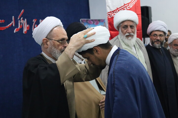 تصاویر/ همایش اساتید و کادر مدارس علمیه استان همراه با آیین تلبس طلاب مدرسه رودان