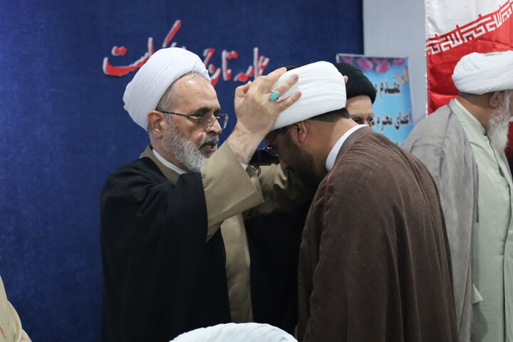 تصاویر/ همایش اساتید و کادر مدارس علمیه استان همراه با آیین تلبس طلاب مدرسه رودان