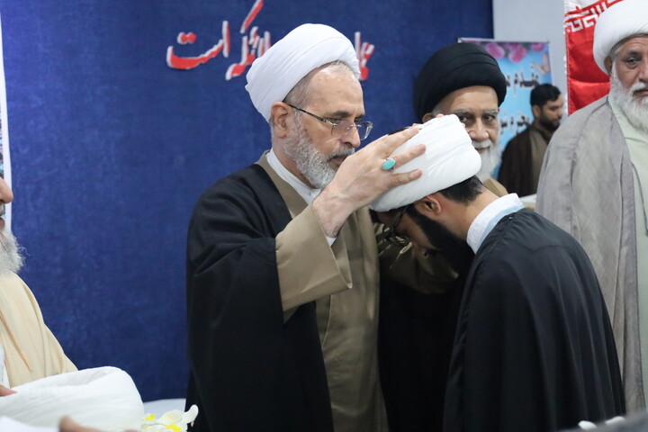 تصاویر/ همایش اساتید و کادر مدارس علمیه استان همراه با آیین تلبس طلاب مدرسه رودان