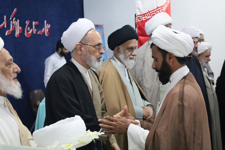 تصاویر/ همایش اساتید و کادر مدارس علمیه استان همراه با آیین تلبس طلاب مدرسه رودان