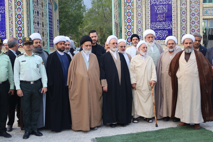 تصاویر/ همایش اساتید و کادر مدارس علمیه استان همراه با آیین تلبس طلاب مدرسه رودان