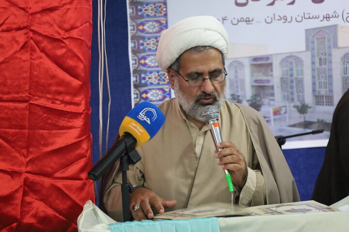 تصاویر/ همایش اساتید و کادر مدارس علمیه استان همراه با آیین تلبس طلاب مدرسه رودان