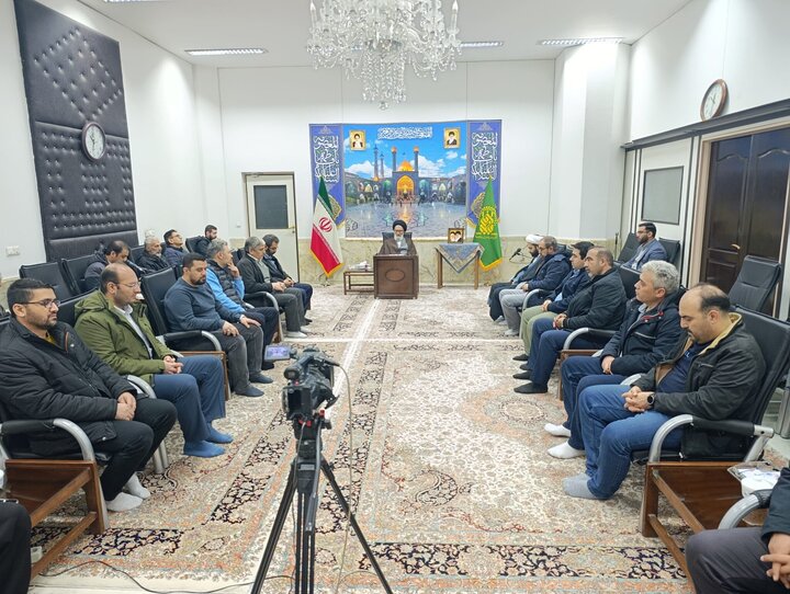 ملت ایران هرگز از تبعیت رهبر الهی خود دست نمی‌کشد