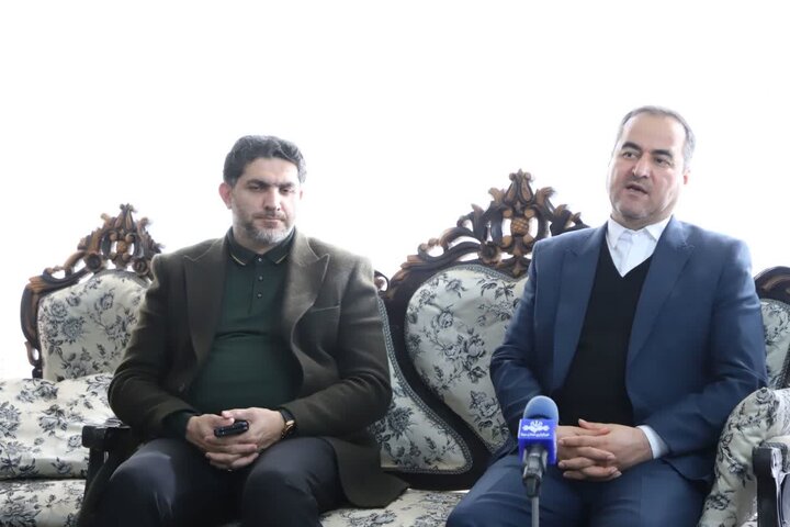 تصاویر/دیدار مدیر کل پارلمانی و امور مجلس   بنیاد شهید و ایثارگران کشور با برخی خانواده های معظم شهدای مردمی اخیر