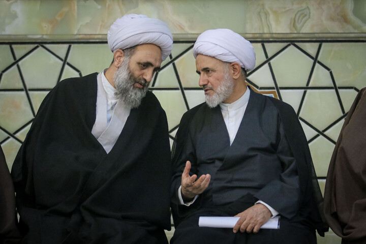 تصاویر/ نشست نماینده ولی فقیه در آذربایجان غربی با علما و طلاب استان مقیم قم