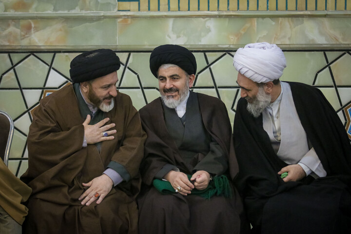 تصاویر/ نشست نماینده ولی فقیه در آذربایجان غربی با علما و طلاب استان مقیم قم