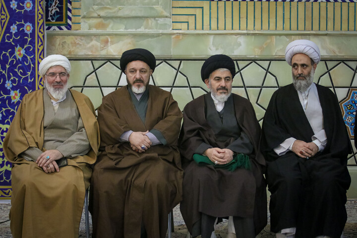 تصاویر/ نشست نماینده ولی فقیه در آذربایجان غربی با علما و طلاب استان مقیم قم