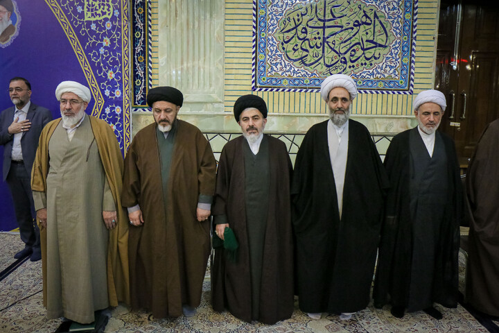 تصاویر/ نشست نماینده ولی فقیه در آذربایجان غربی با علما و طلاب استان مقیم قم