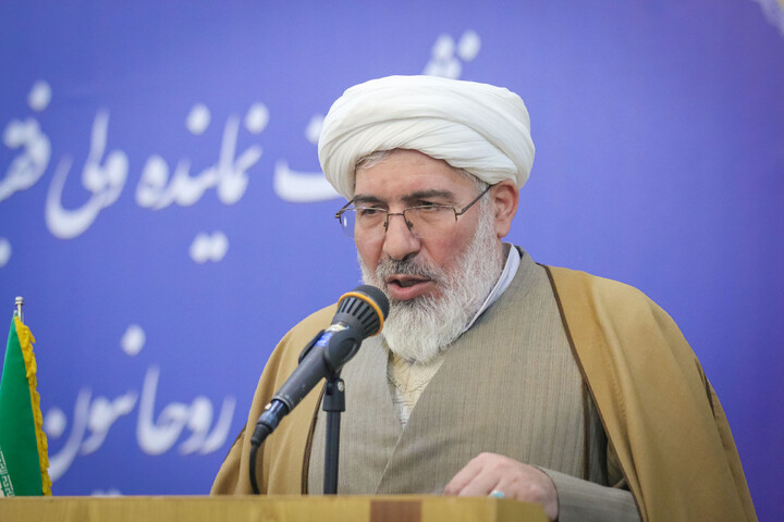 تصاویر/ نشست نماینده ولی فقیه در آذربایجان غربی با علما و طلاب استان مقیم قم