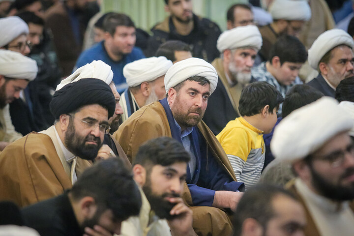 تصاویر/ نشست نماینده ولی فقیه در آذربایجان غربی با علما و طلاب استان مقیم قم