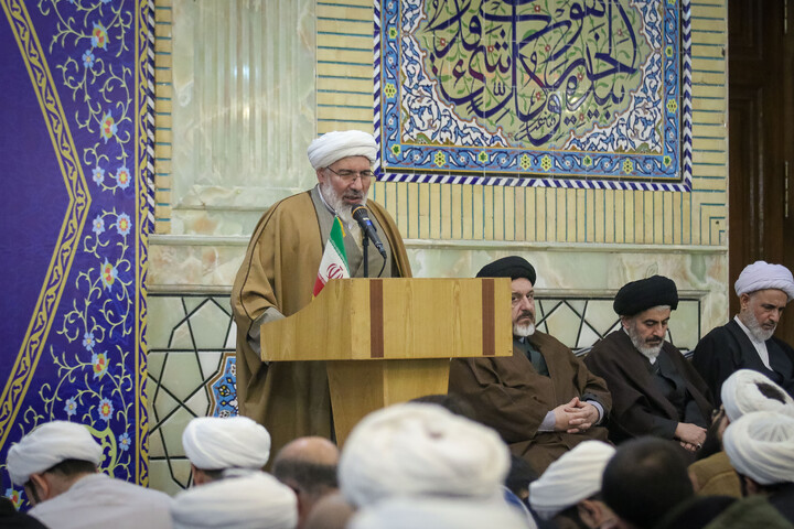 تصاویر/ نشست نماینده ولی فقیه در آذربایجان غربی با علما و طلاب استان مقیم قم