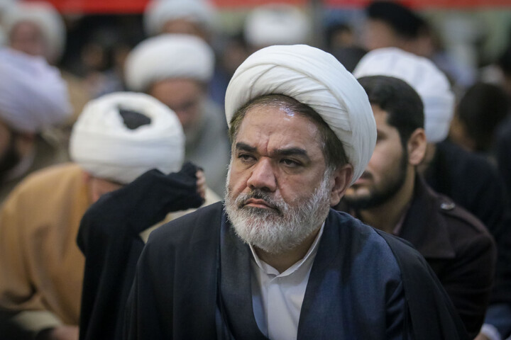 تصاویر/ نشست نماینده ولی فقیه در آذربایجان غربی با علما و طلاب استان مقیم قم