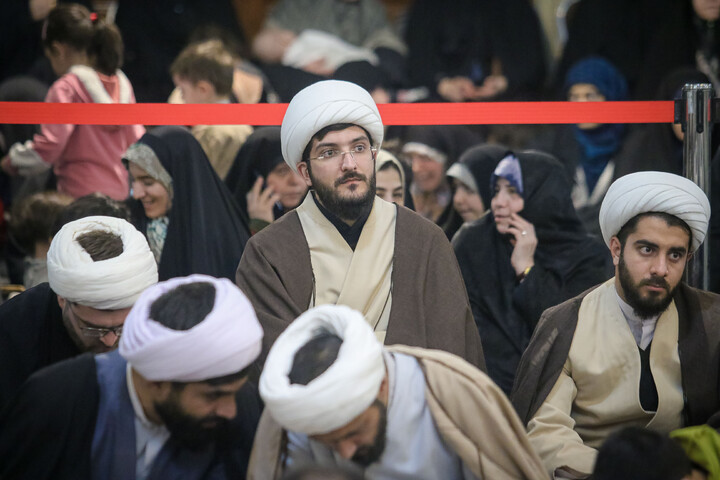 تصاویر/ نشست نماینده ولی فقیه در آذربایجان غربی با علما و طلاب استان مقیم قم