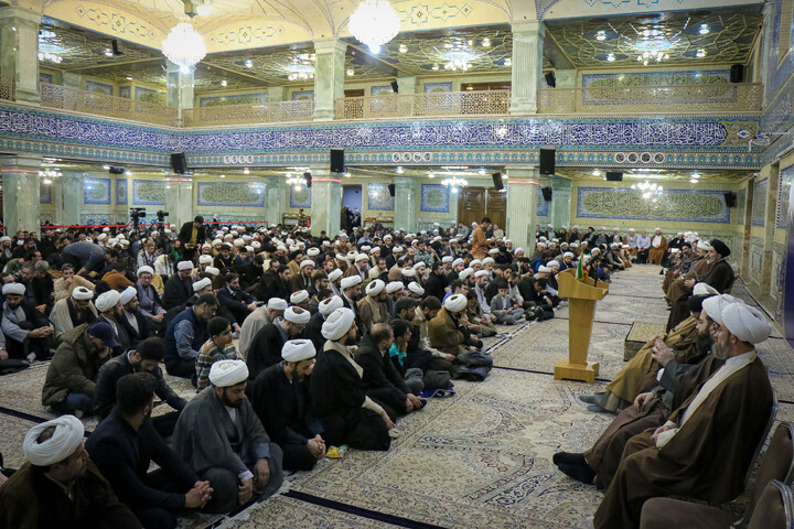 تصاویر/ نشست نماینده ولی فقیه در آذربایجان غربی با علما و طلاب استان مقیم قم