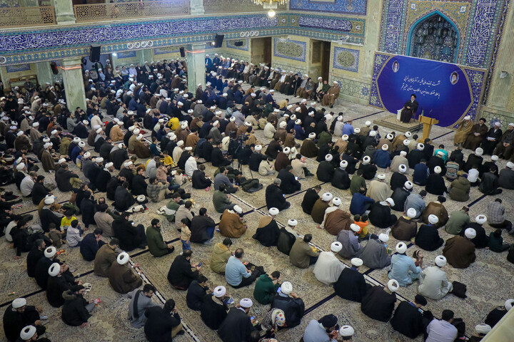 تصاویر/ نشست نماینده ولی فقیه در آذربایجان غربی با علما و طلاب استان مقیم قم