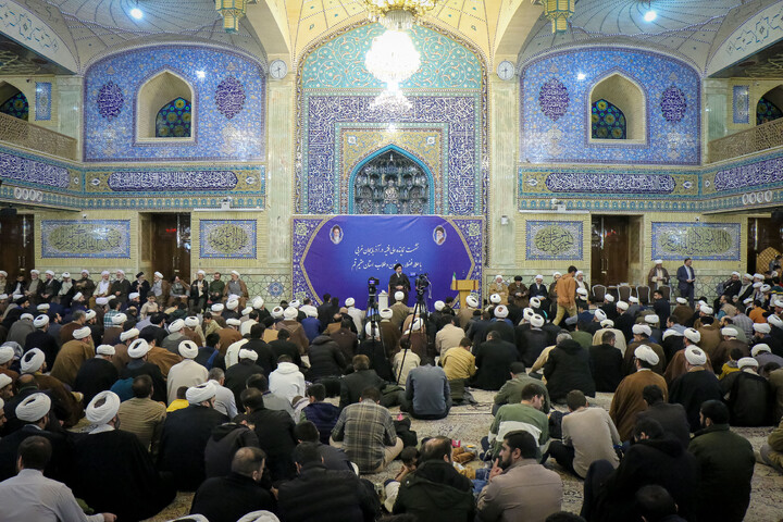 تصاویر/ نشست نماینده ولی فقیه در آذربایجان غربی با علما و طلاب استان مقیم قم