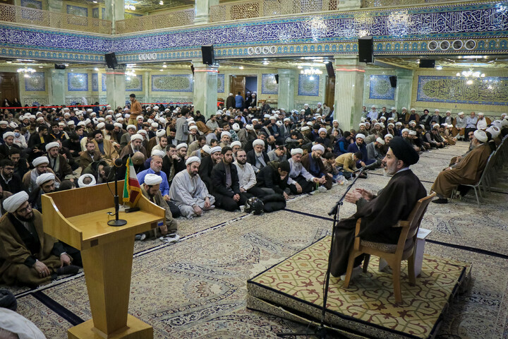 تصاویر/ نشست نماینده ولی فقیه در آذربایجان غربی با علما و طلاب استان مقیم قم