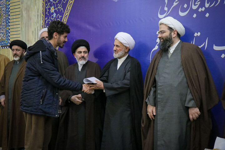 تصاویر/ نشست نماینده ولی فقیه در آذربایجان غربی با علما و طلاب استان مقیم قم