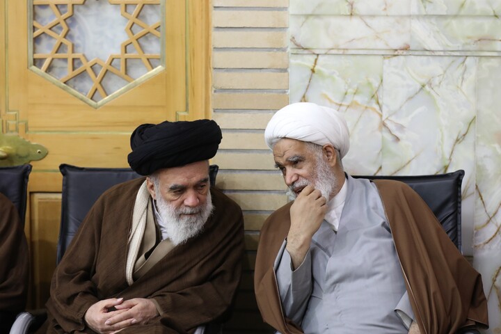 تصاویر/ مراسم گرامیداشت شهدای اغتشاشات اخیر در حرم حضرت معصومه(س)