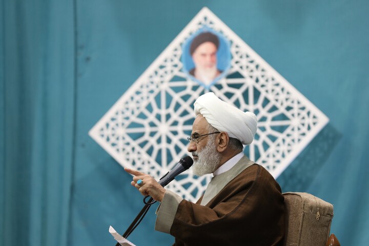 تصاویر/ مراسم گرامیداشت شهدای اغتشاشات اخیر در حرم حضرت معصومه(س)