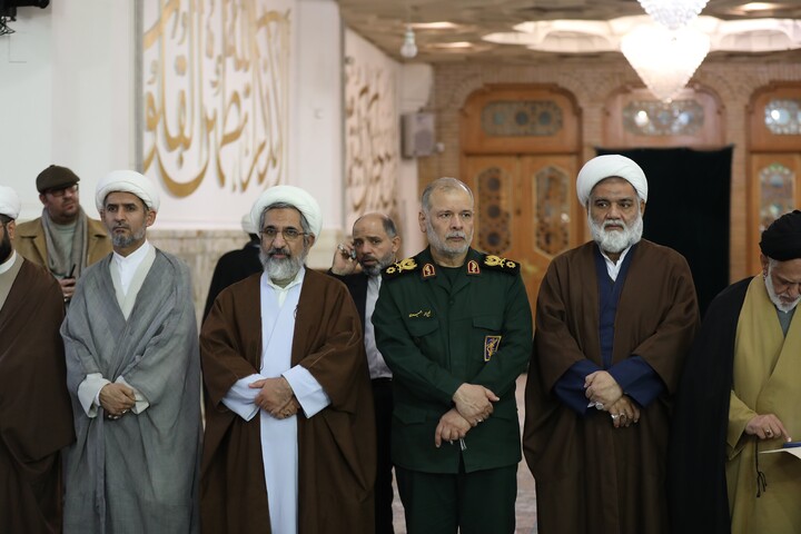 تصاویر/ مراسم گرامیداشت شهدای اغتشاشات اخیر در حرم حضرت معصومه(س)