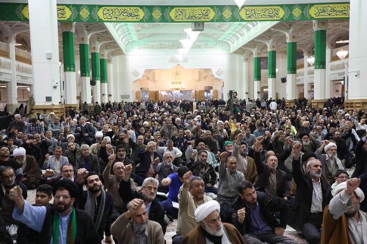 تصاویر/ مراسم گرامیداشت شهدای اغتشاشات اخیر در حرم حضرت معصومه(س)