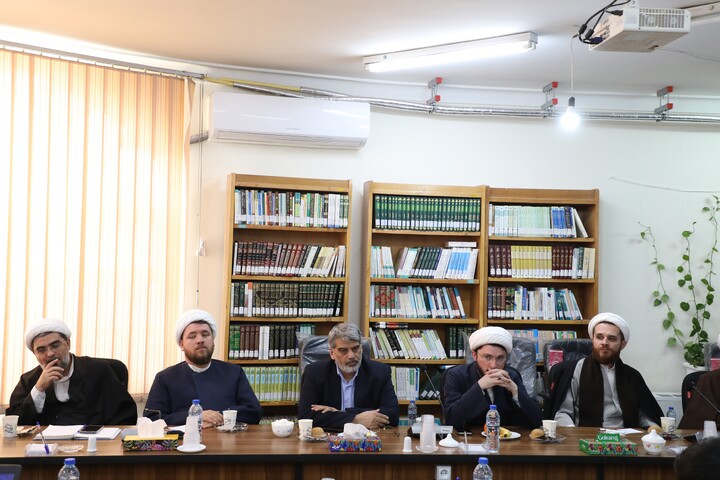 تصاویر/ نشست هم اندیشی دبیران گروه های علمی مرکز تدوین متون و منابع درسی حوزه های علمیه