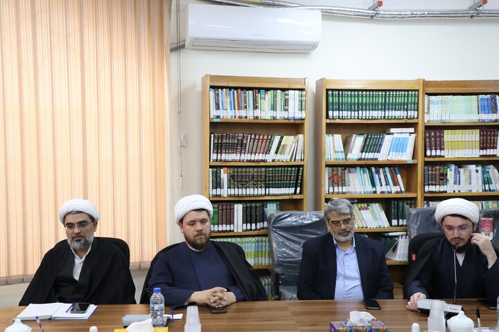 تصاویر/ نشست هم اندیشی دبیران گروه های علمی مرکز تدوین متون و منابع درسی حوزه های علمیه