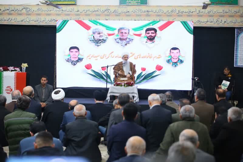 لزوم پرهیز از دو قطبی شدن جامعه و تاکید بر تبعیت از ولی فقیه