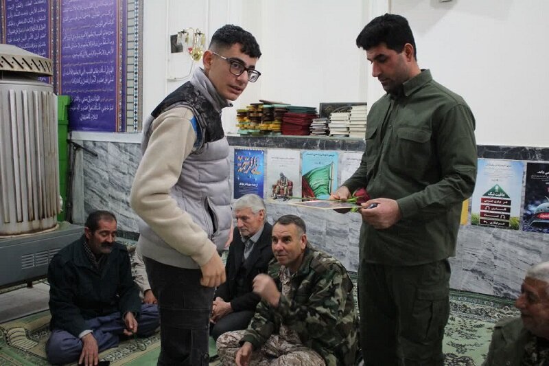 تقدیر مردمی کیهان‌شهر کرمانشاه از مدافعان امنیت+ تصاویر