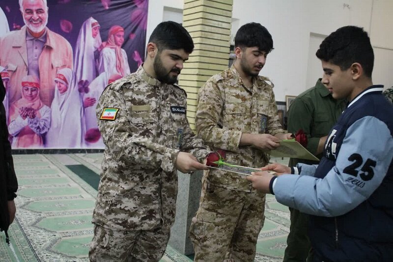 تقدیر مردمی کیهان‌شهر کرمانشاه از مدافعان امنیت+ تصاویر